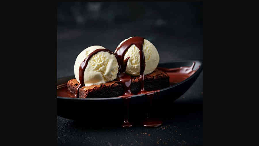 Vanilla on Hot Chocolate Ice-Cream - the Duet of Love